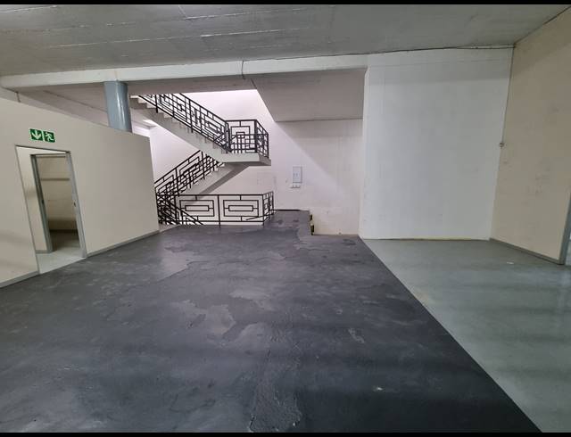 1,260M² WAREHOUSE TO LET IN ORMONDE